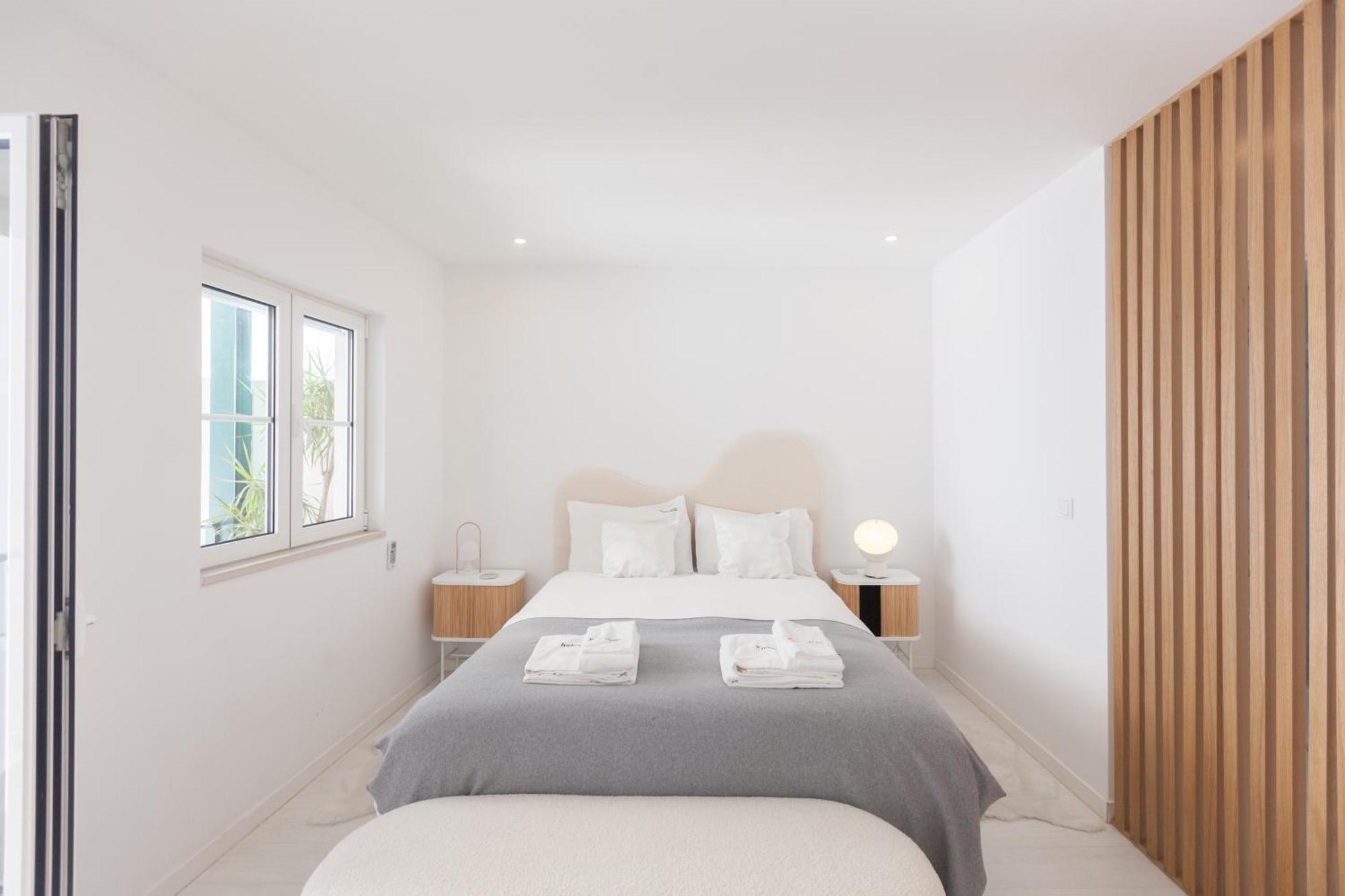 Flh Portas Do Sol White Design Flat Lisbon