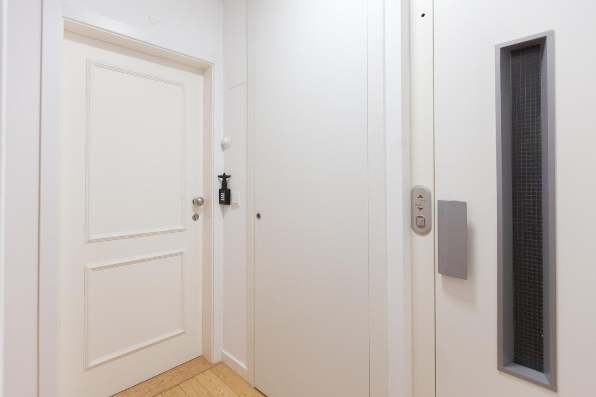 Flh Portas Do Sol White Design Flat * Lisbon